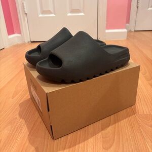 Yeezy Slide Onyx Black Sandals